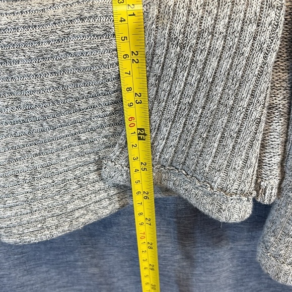 Threads Women’s Size L Short Sleeve 2 Pocket Lightweight Sweater - Picture 6 of 6